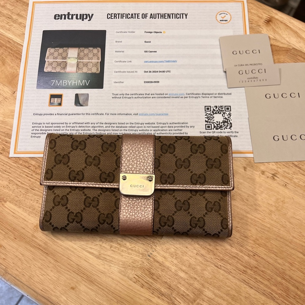 Pre-loved Authentic Gucci Wallet